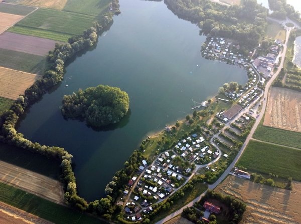 Wohnmobilhafen Friedenhain-See — Місце для кемпінгу in Parkstetten