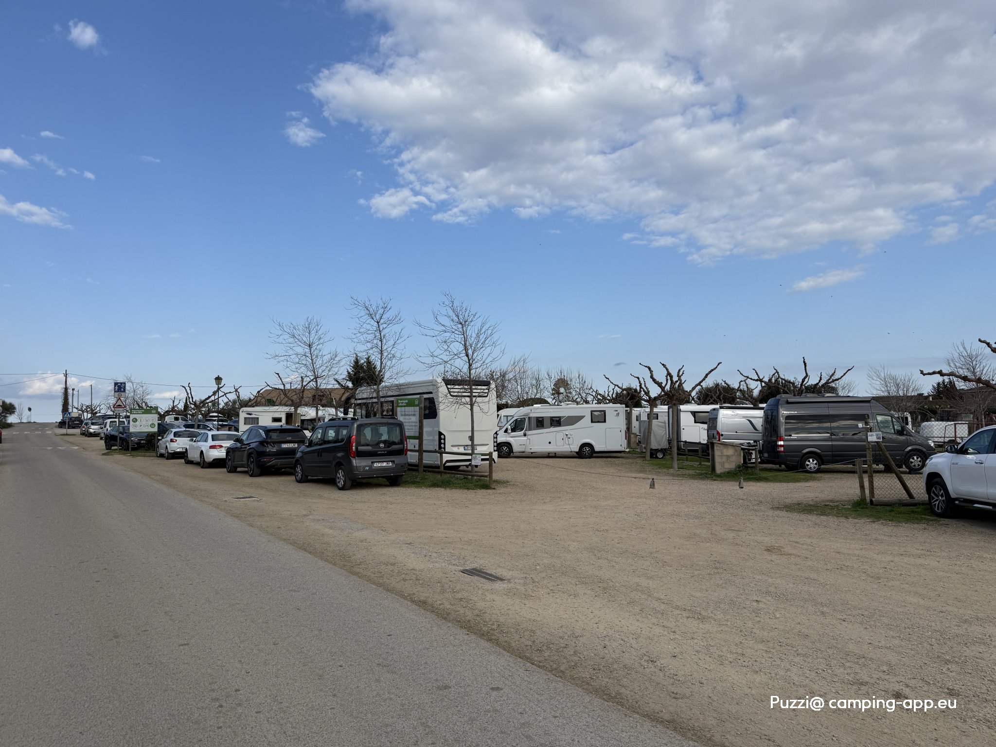 Granja Mas Bes — Campervan Site in Vilobí d’Onyar