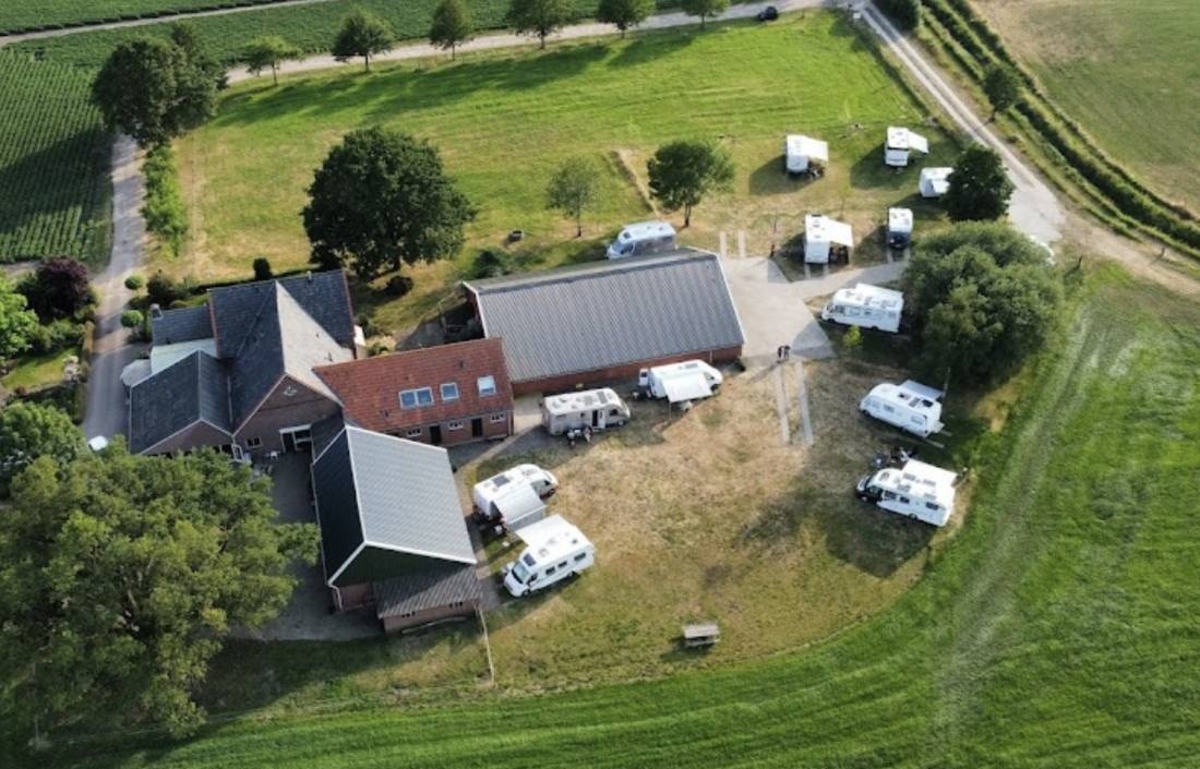 Camperplaats Op een Bult — Sp. parking dla kamperów in Groenlo