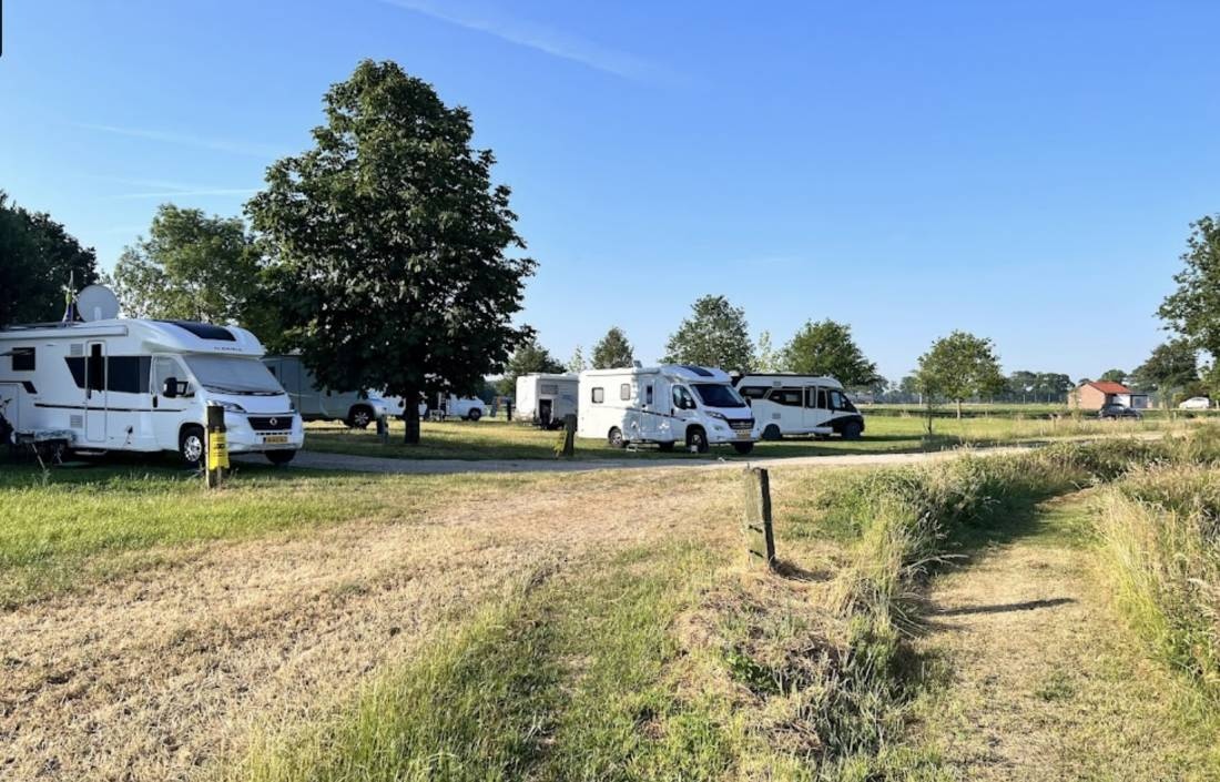 Camperplaats Op een Bult — Sp. parking dla kamperów in Groenlo