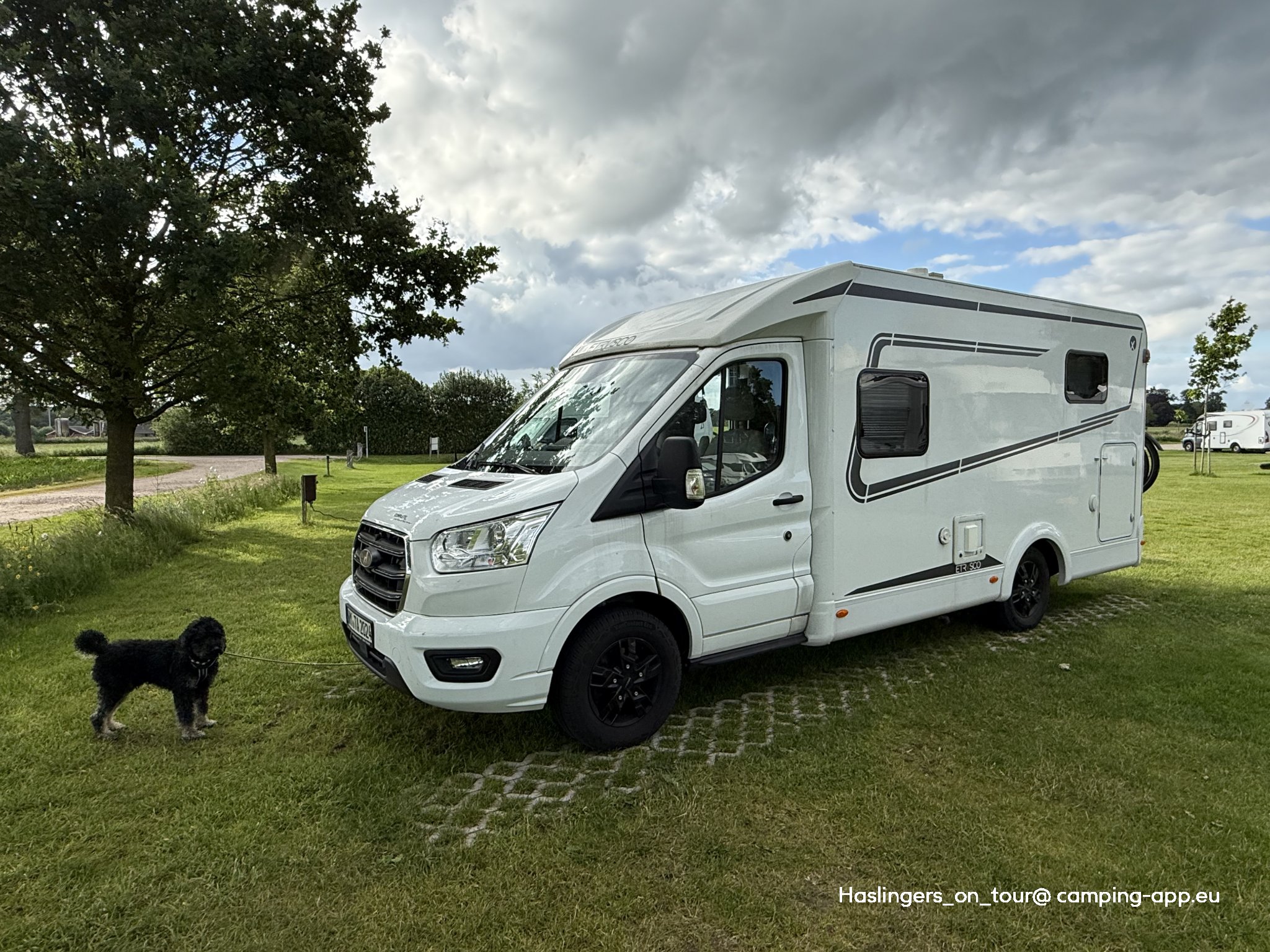 Camperplaats Op een Bult — Zdjęcie 6