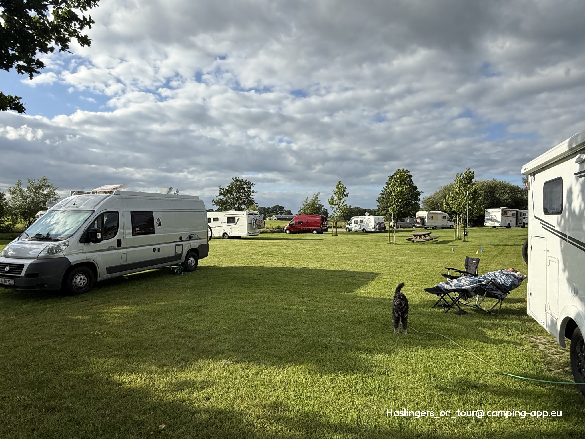Camperplaats Op een Bult — Zdjęcie 3