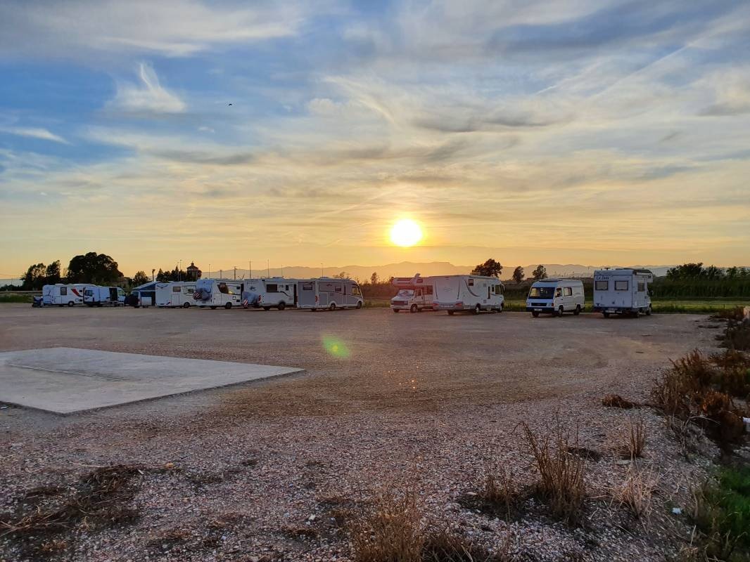Àrea d'autocaravanes Sant Jaume d'Enveja — Stellplatz in Sant Jaume d'Enveja