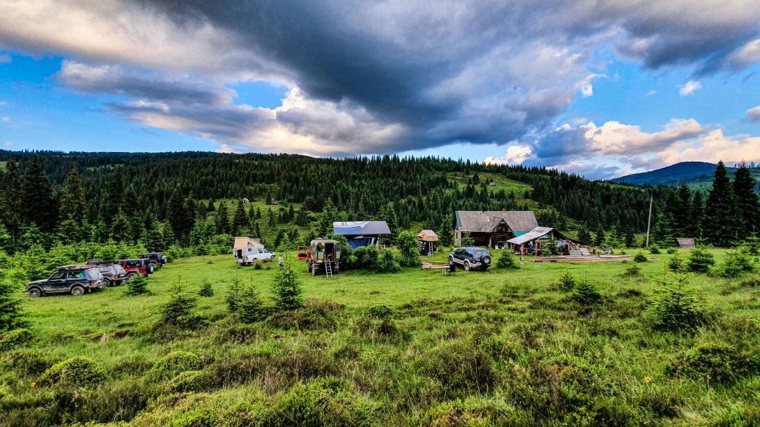 Black Sheep Camp — Camping in Poiana Horea