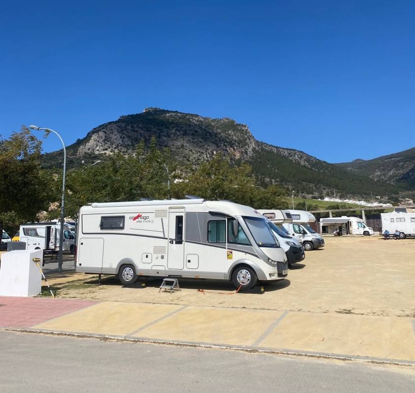 Area de Autocaravanas Algodonales — Stellplatz in Algodonales