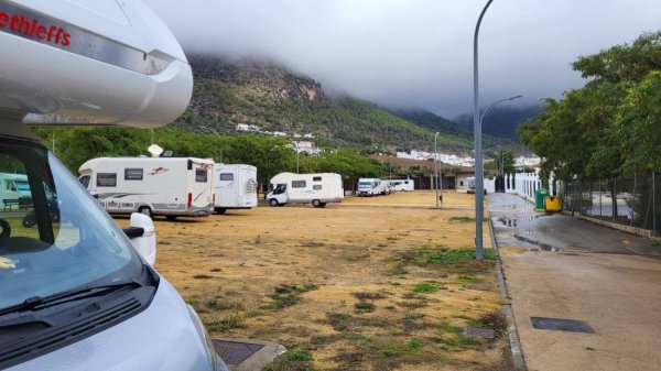 Area de Autocaravanas Algodonales — Photo 2