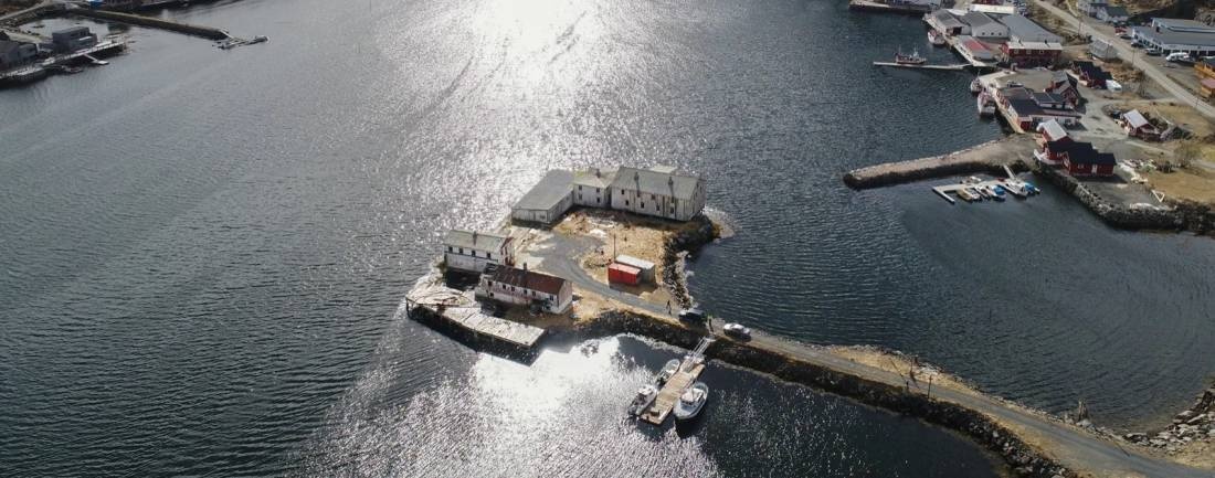 Reineholmen Bobilcamp — Camperplads in Ballstad