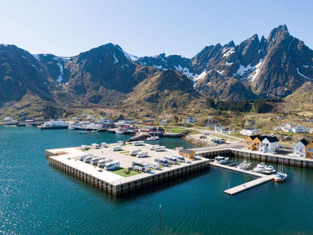 Reineholmen Bobilcamp — Area di sosta in Ballstad