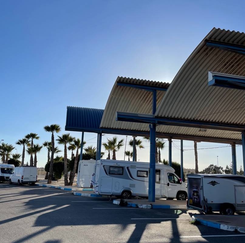 Área de Descanso para Autocaravanas Los Alcázares — Aire camping car in Los Alcázares