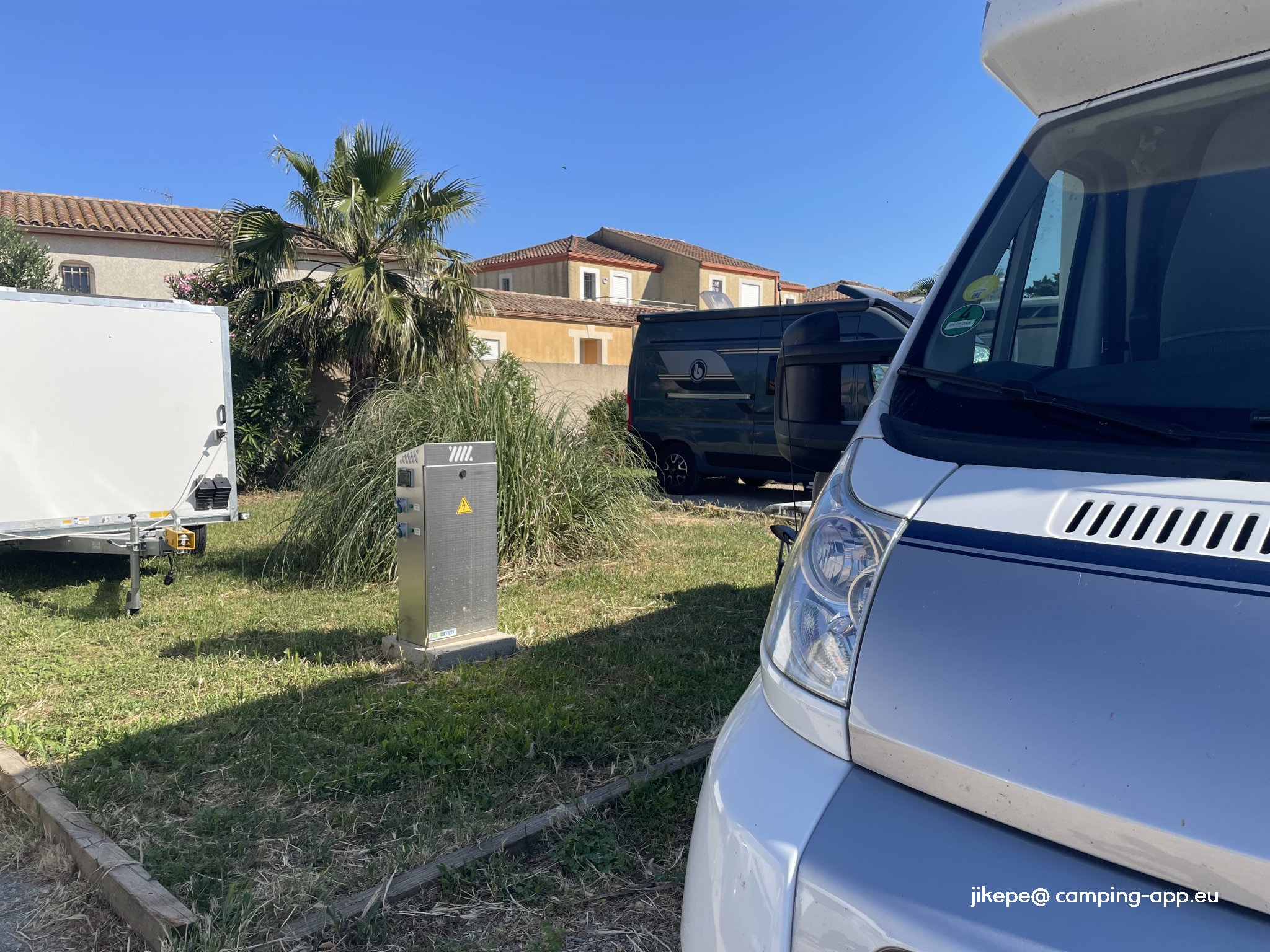 Aire de camping-car Valras-Plage — Photo 5
