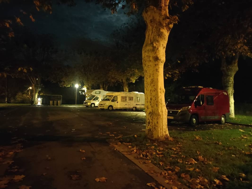 Stellplatz Oloron-Ste-Marie — Місце для кемперів in Ol0ron-Sainte-Marie