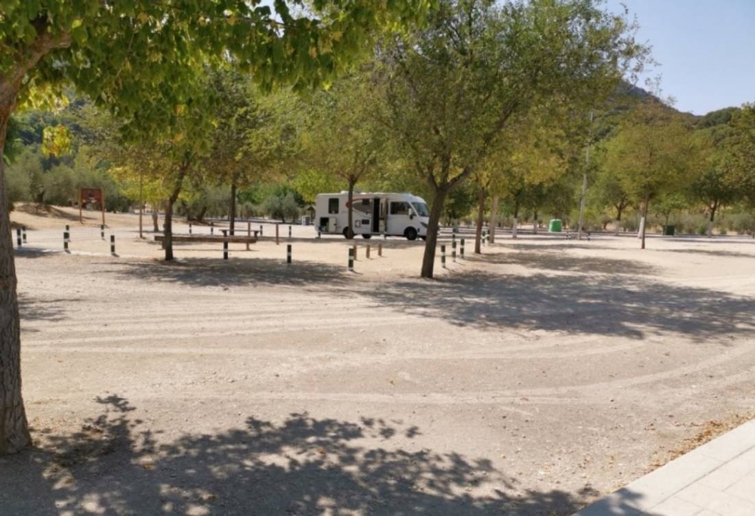 Vorstadtpark u. Restaurant — Karavan Sitesi in Jaén