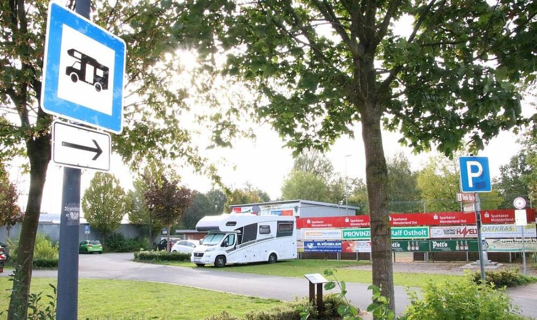 Neumühlenstadion Beelen — Bobilplass in Beelen