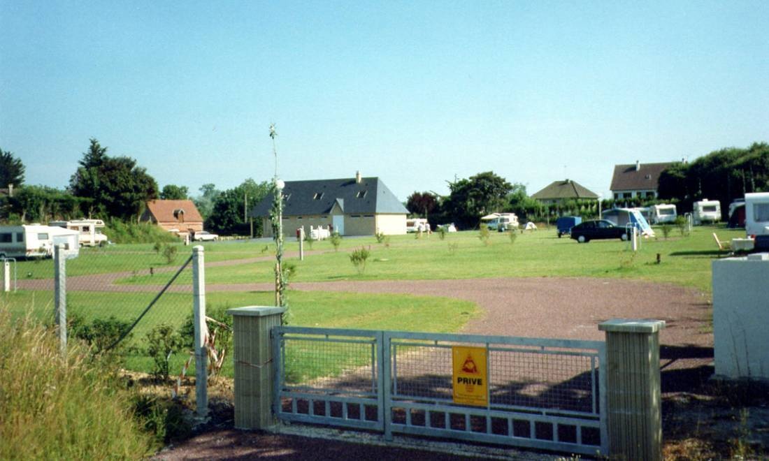 Grandcamp-Maisy Camping-Car Park — Camping Site in Grandcamp-Maisy