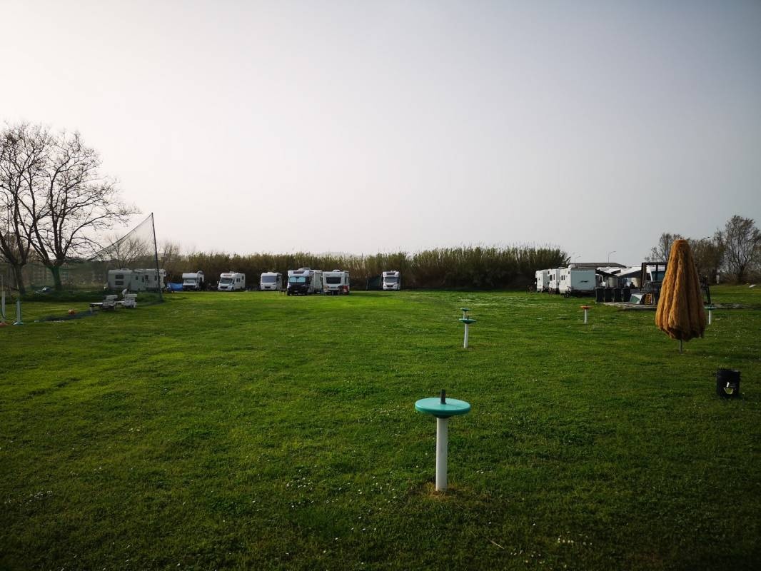 Agricamping Garden Beach — Campervan Site in Silville TE