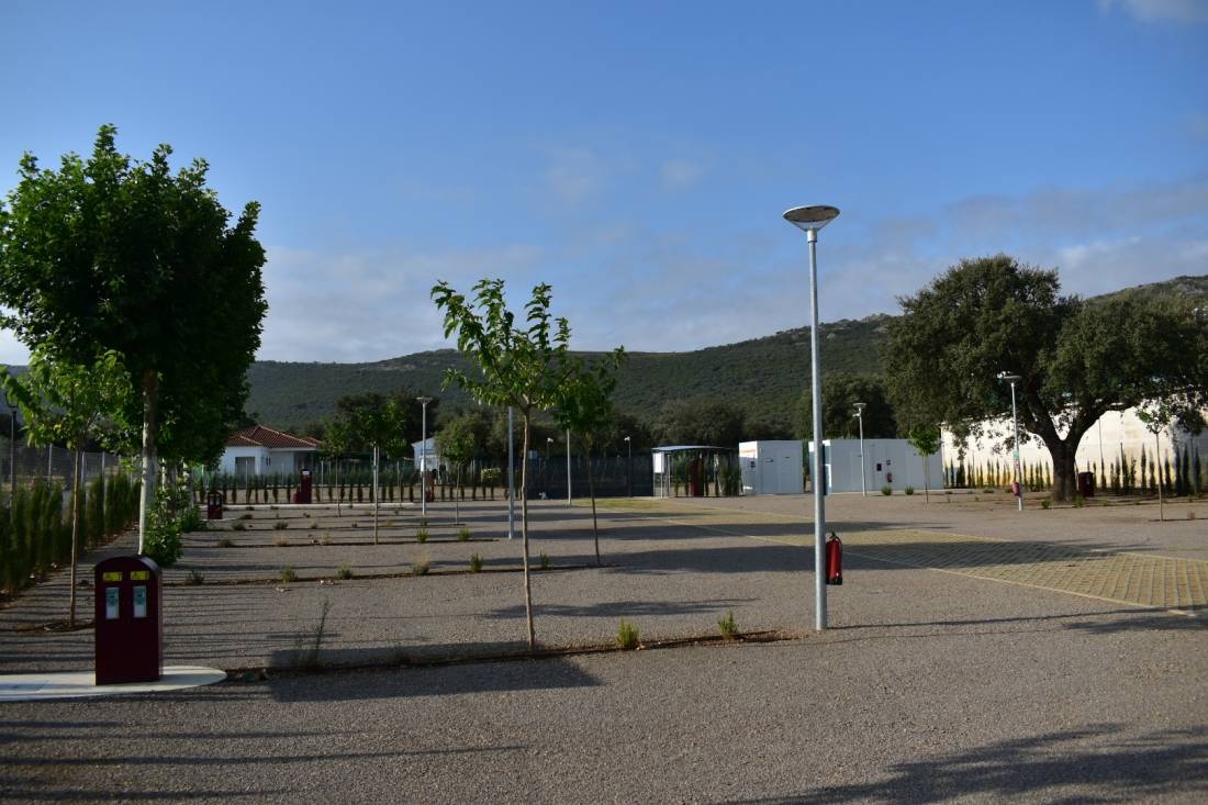 Área autocaravanas Alcoba de los Montes — Campervan Site in Alcoba de los Montes