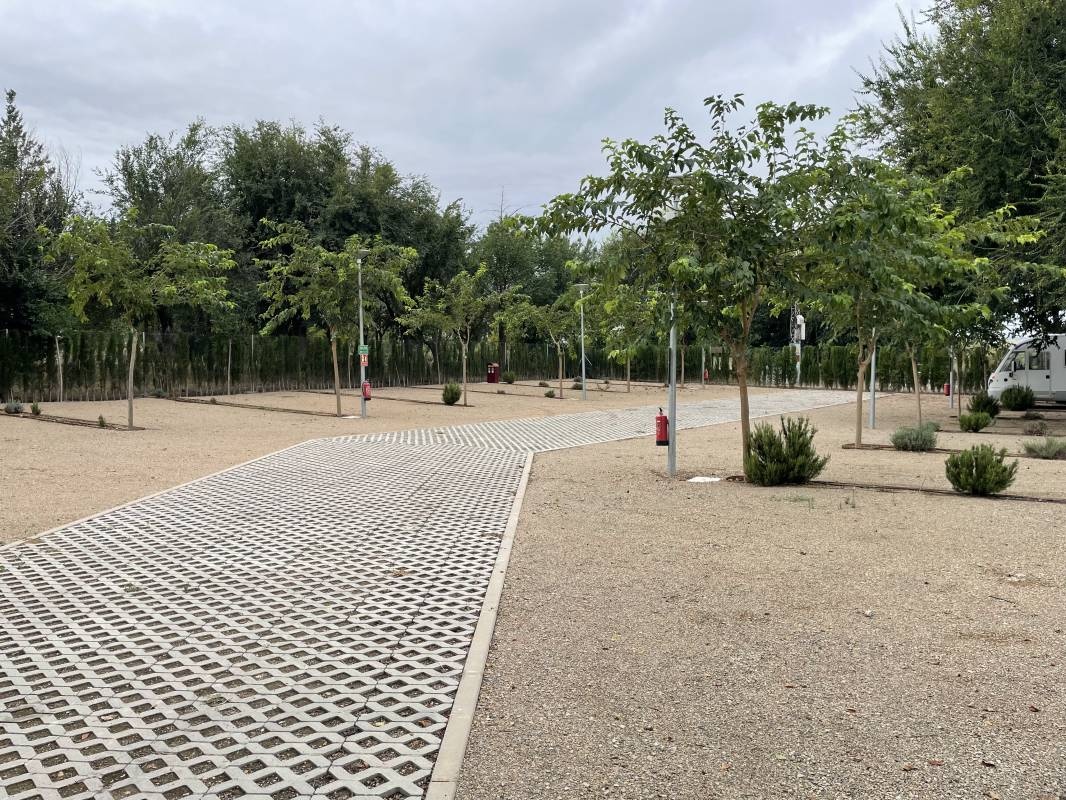 Área autocaravanas Peralvillo — Stellplatz in Miguelturra