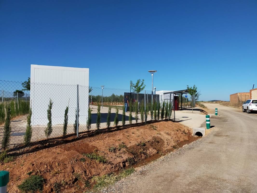 Área autocaravanas Castellar de Santiago — Stellplatz in Castellar de Santiago