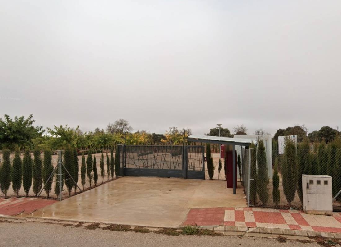 Área autocaravanas Villanueva de la Fuente — Stellplatz in Villanueva de la Fuente