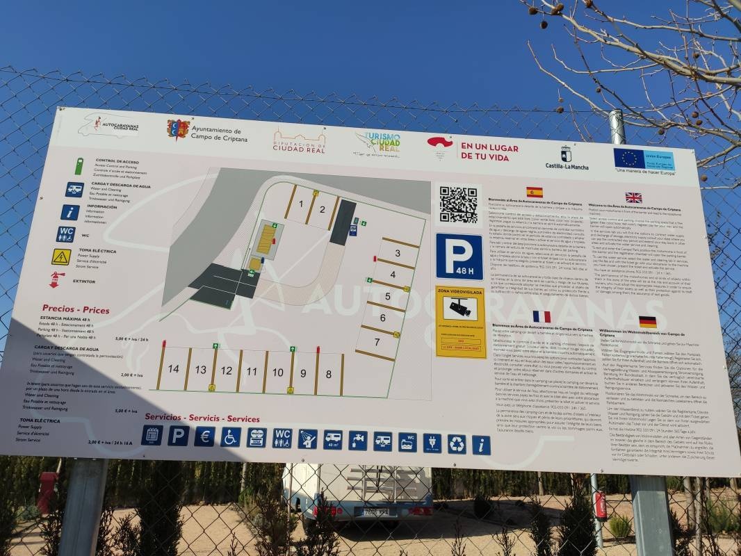 Área autocaravanas Campo de Criptana — Stellplatz in Campo de Criptana
