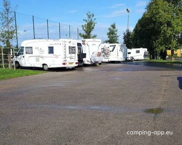 Stellplatz Pougues-le-Eux — Photo 2