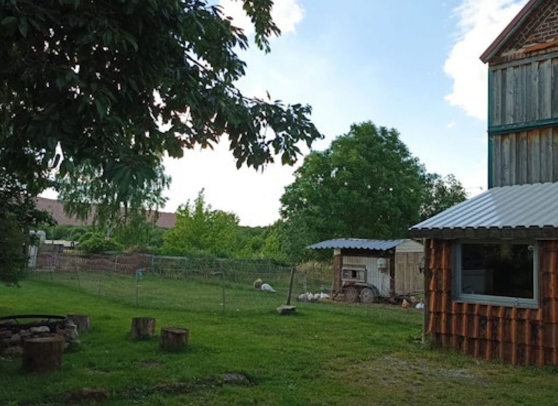 camp am Obstbaum mit allen Annehmlichkeiten in ruhiger lage — Privat grund in Am Ohmberg
