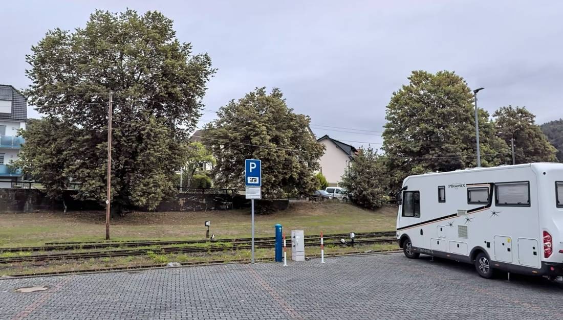 Stellplatz am Busbahnhof Bad Orb — Sp. parking dla kamperów in Bad Orb