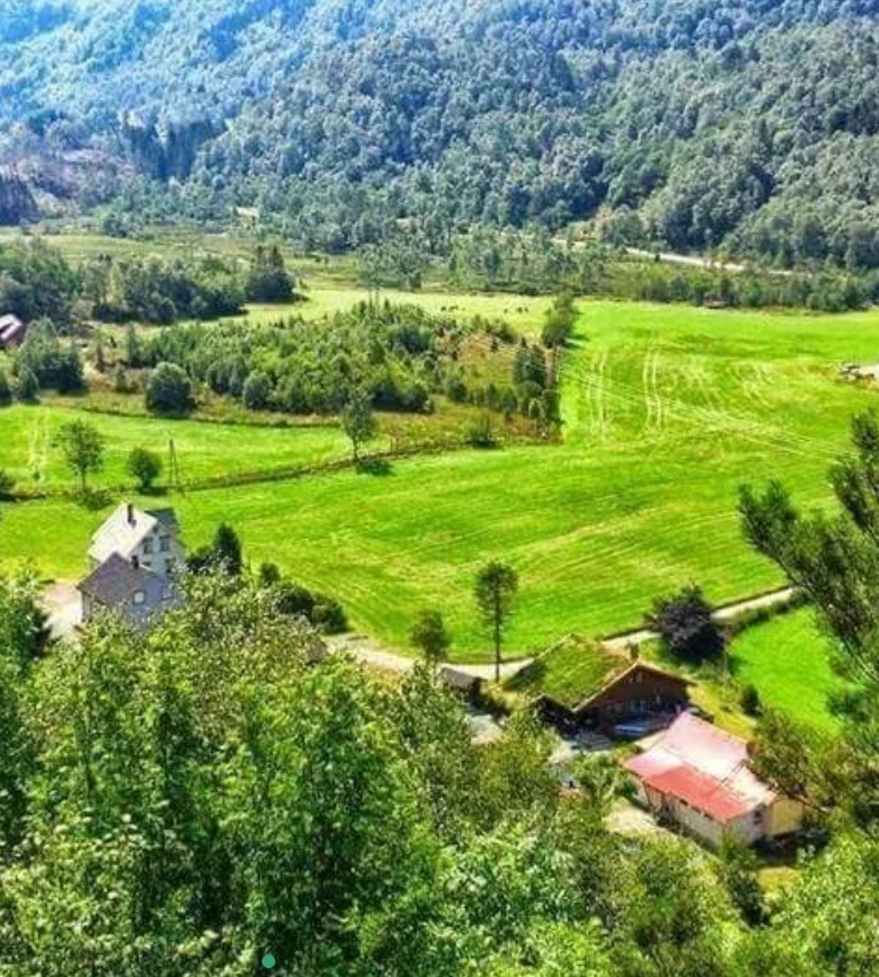 Brekke Gård — Aire camping car in Uggdal