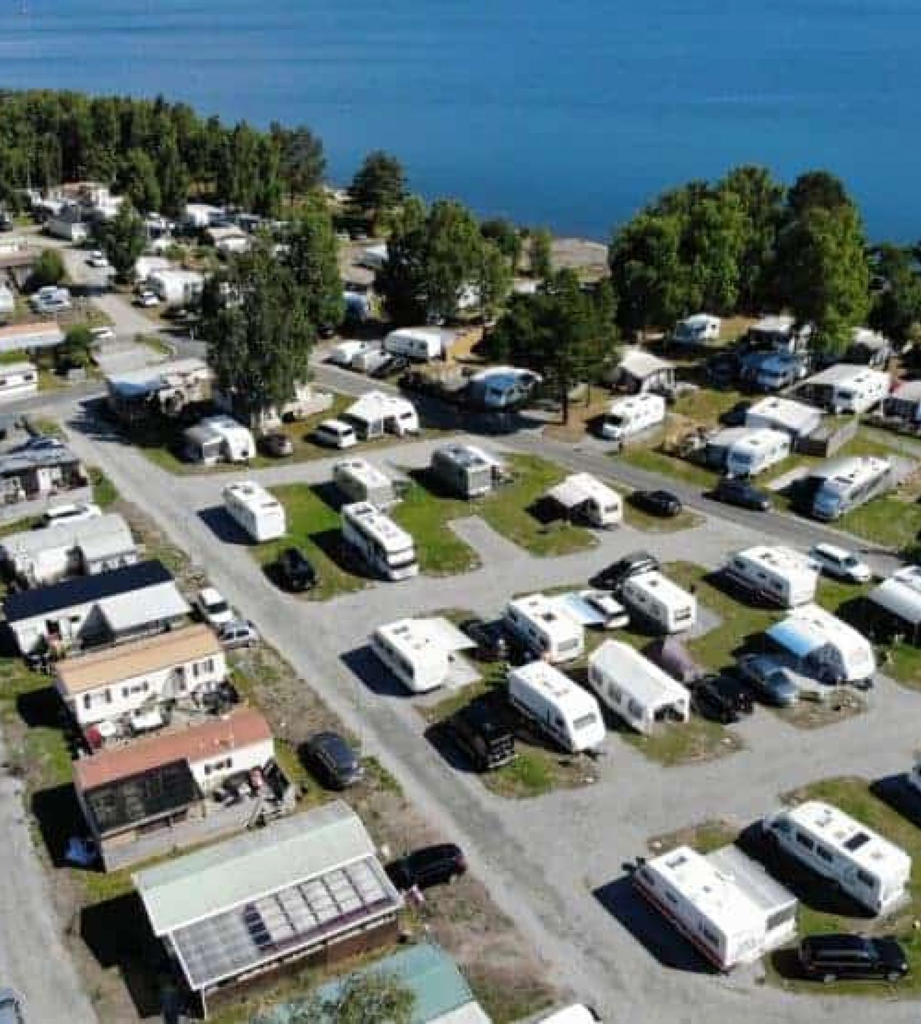 Almöns Bad & Camping — Camperplads in Myggenäs