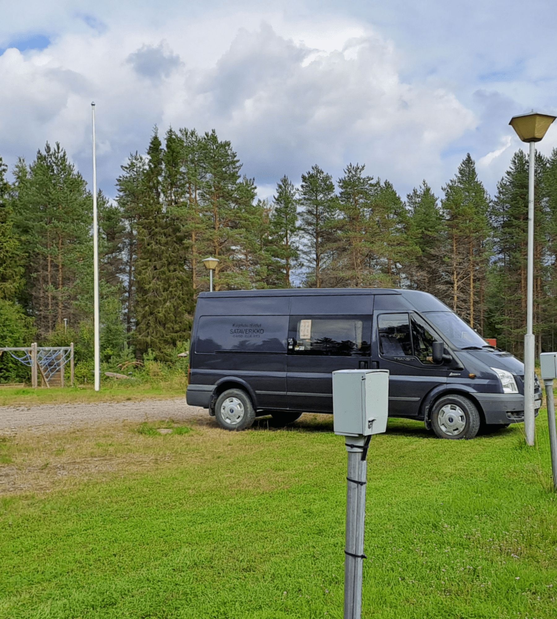 Hautajärven Koulu — Bobilplass in Salla