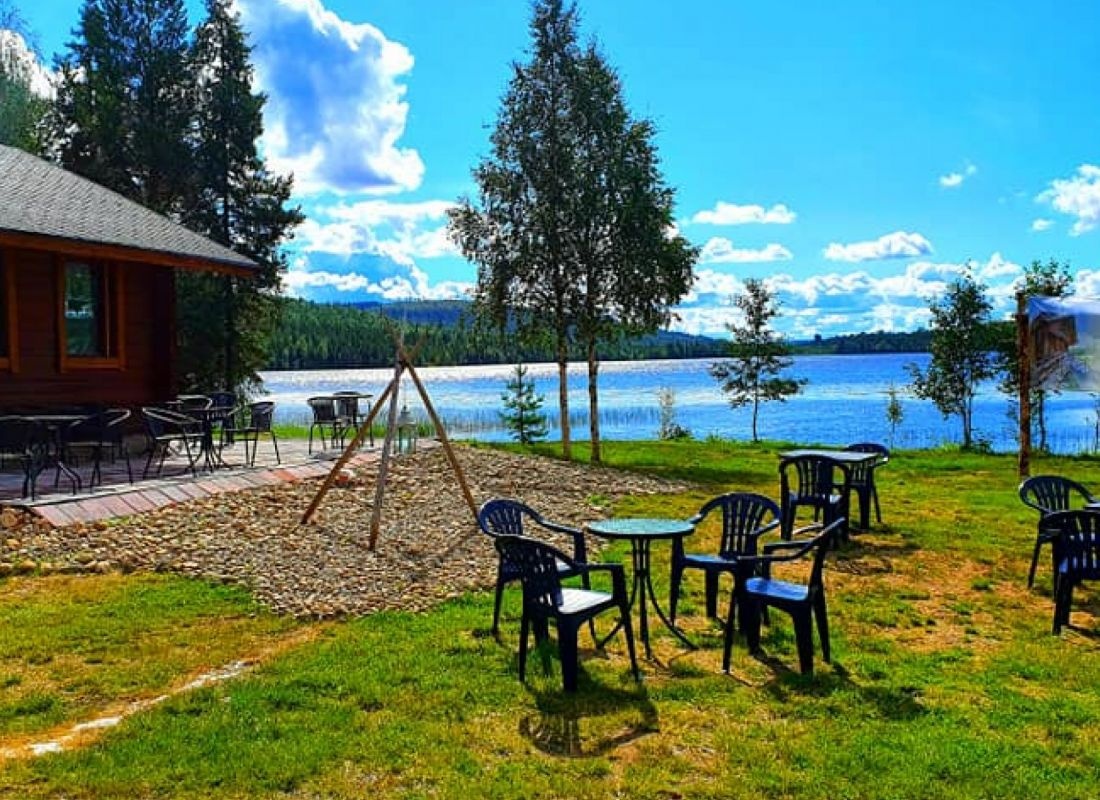 Majatalo Oravanpesä — Aire camping car in Lampsijärvi