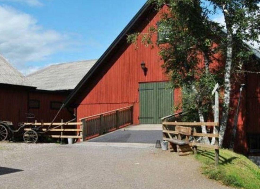 Sägnernas Hus — 露营车营地 in Sandhem