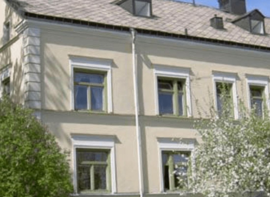 Larstomta vandrarhem & ställplats — Aire camping car in 670 35