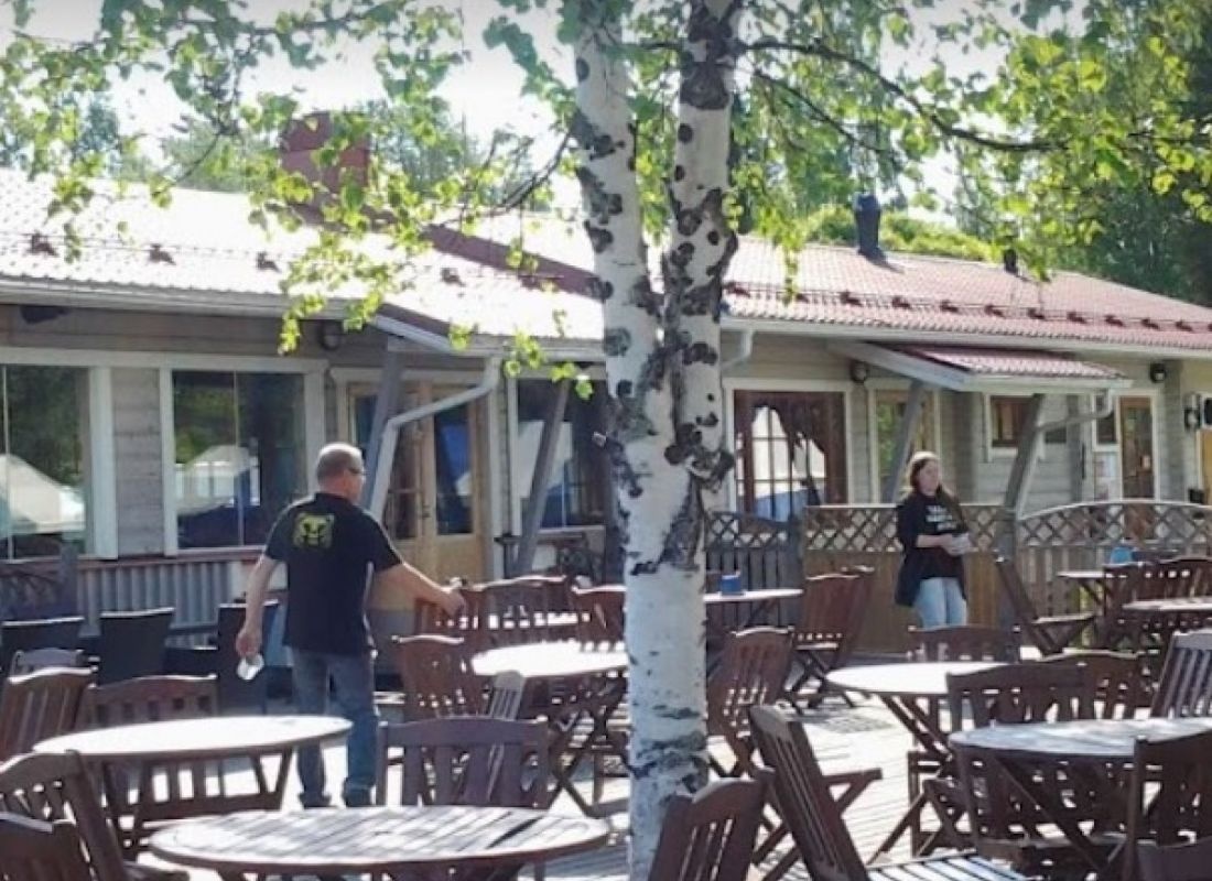 Iisveden Rantapaviljonki — Sp. parking dla kamperów in Iisvesi