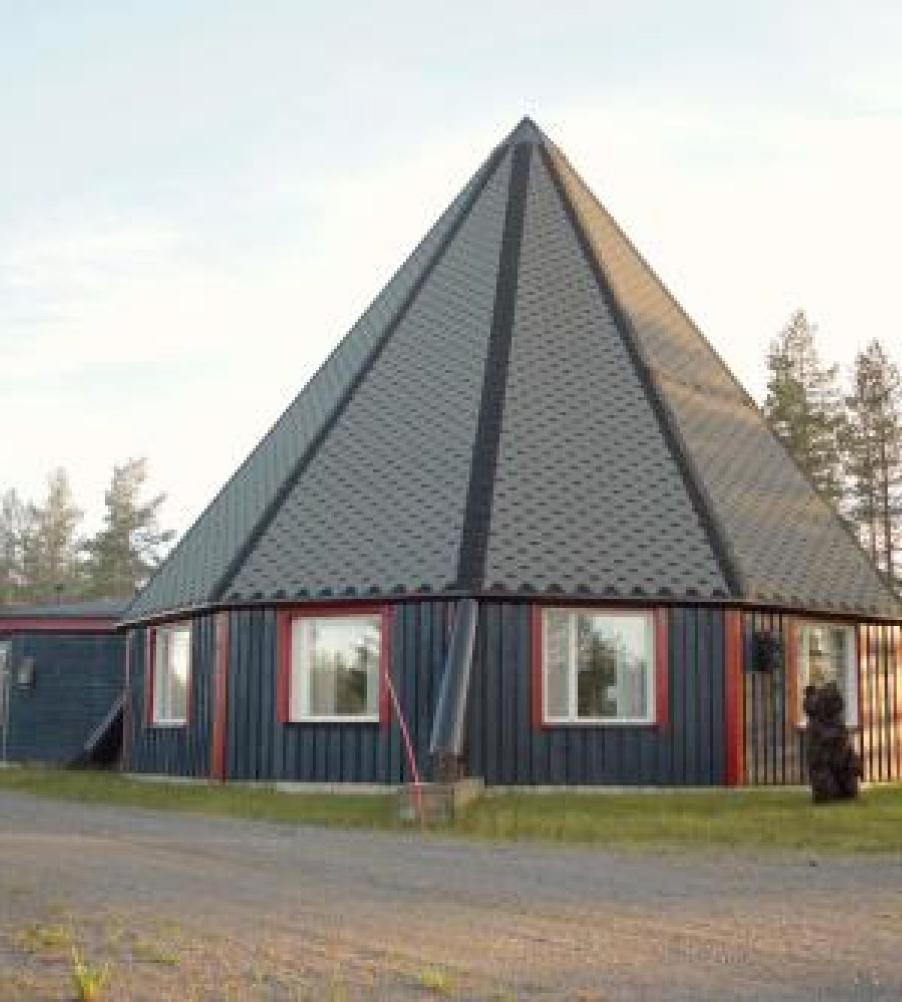 Långforsen Glamping & Lapland Experience — Sítio para autocaravanas in Läpptrask