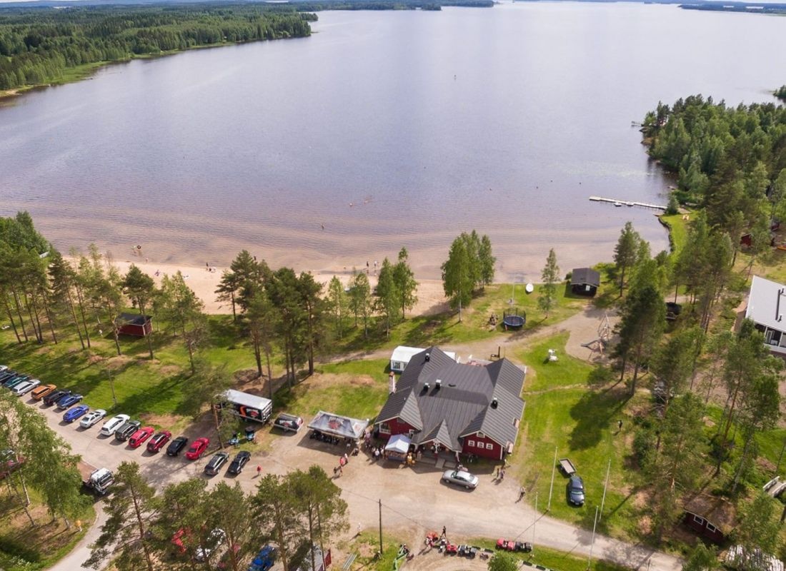 Emolahti Camping — Kemping in Pyhäjärvi