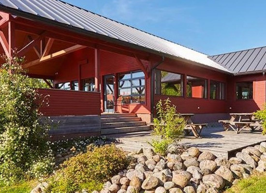 Tammiluodon Viinitilalla — Campervan Site in Lielahti