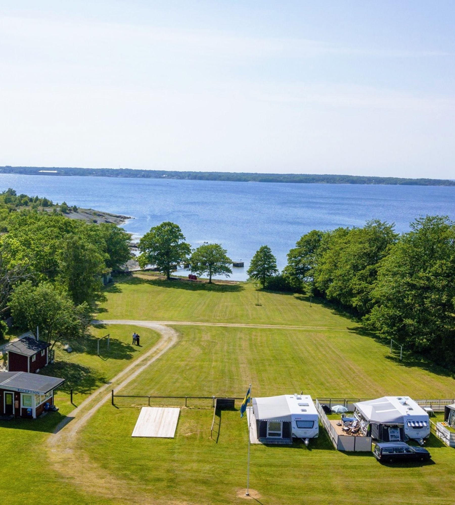 Stenbräcka kurs- o lägergård — Bobilplass in Tjurkö