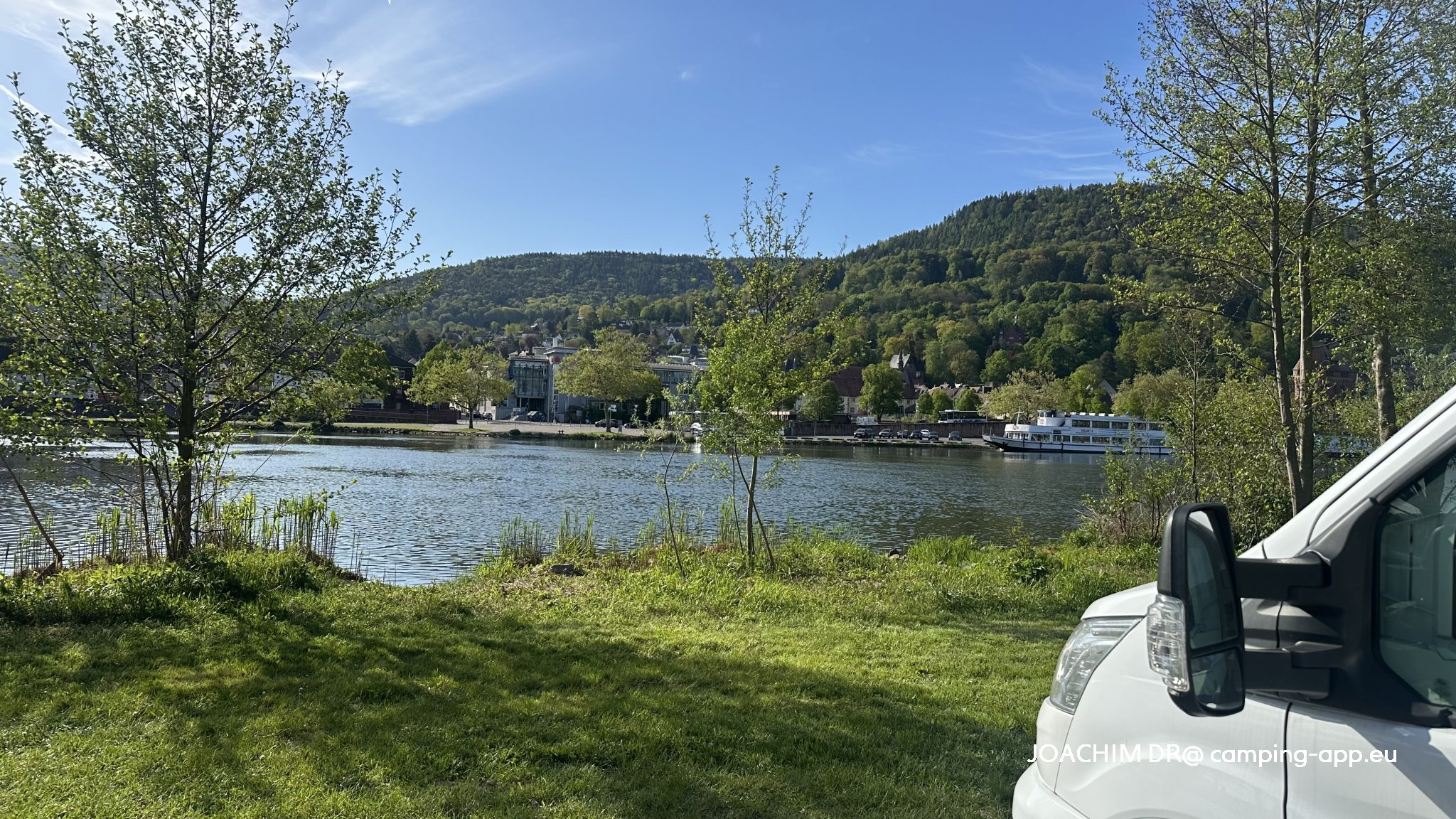 Stellplatz am Yachthafen Miltenberg — Parkeringsplass m. overnatting in Miltenberg