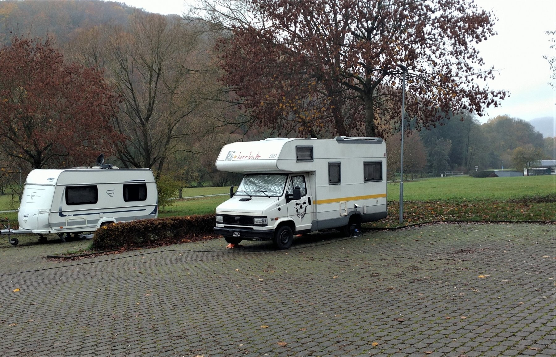 Stellplatz an der Lahn-Dill-Bergland-Therme Bad Endbach — Camperplaats in Bad Endbach