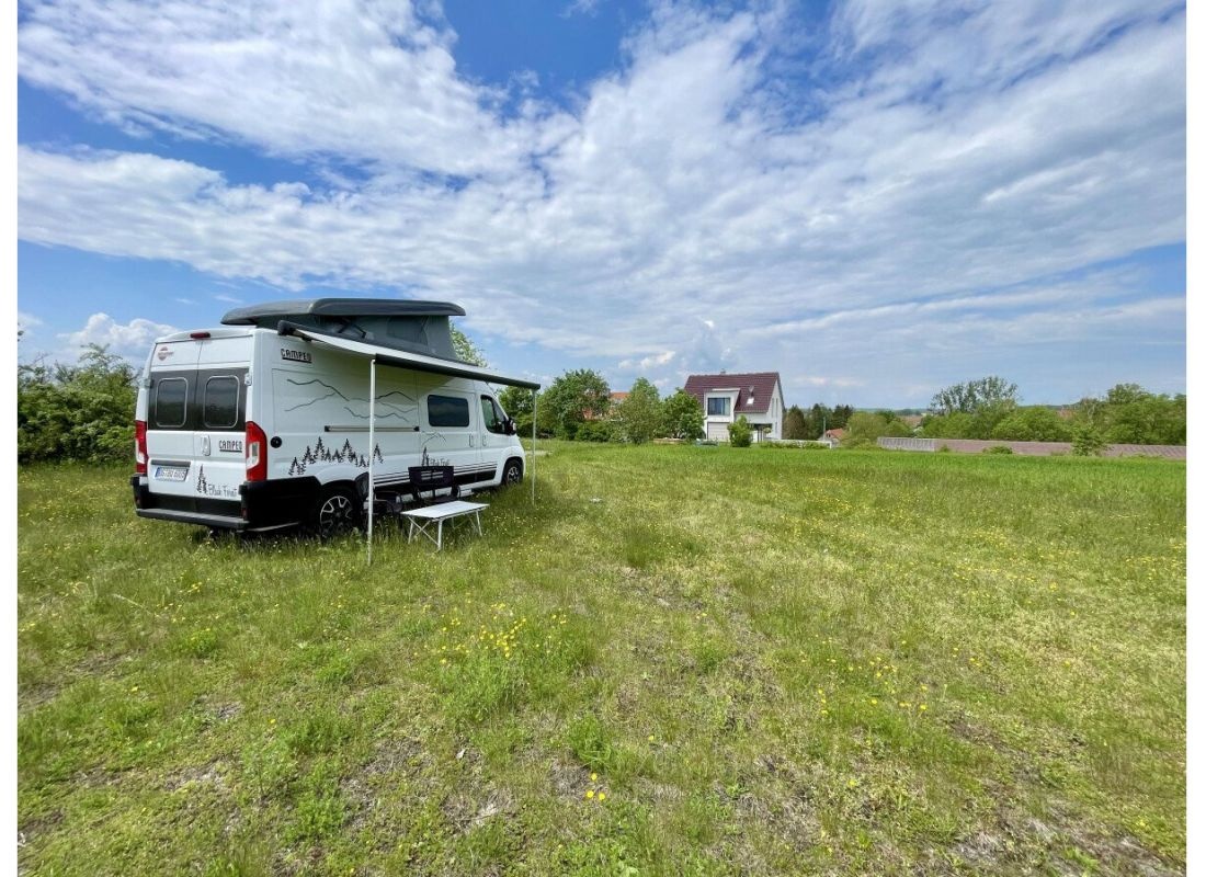 Am Steinrangen — Sp. parking dla kamperów in Stadtlauringen/Wetzhausen