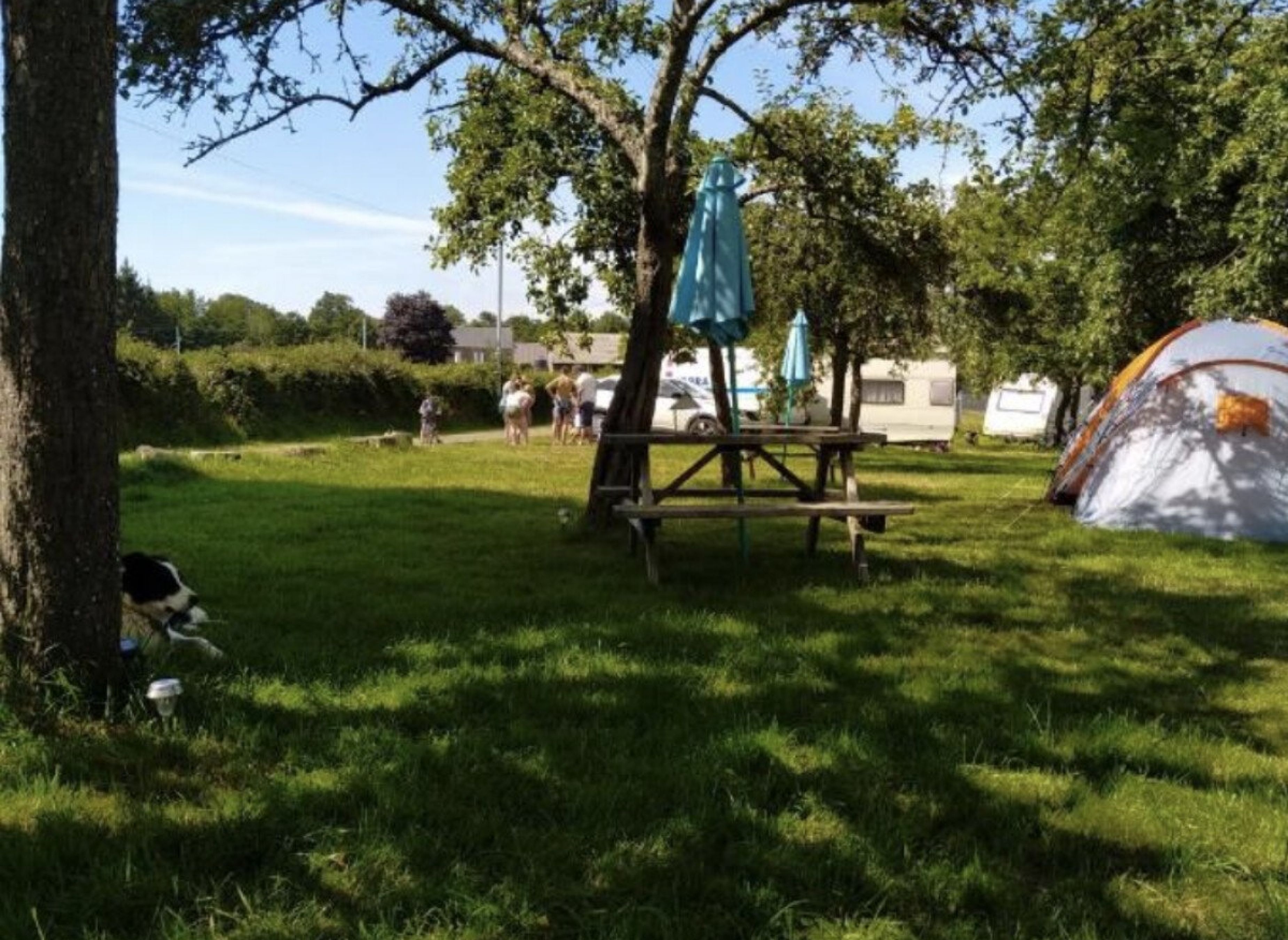 CAMPING A LA FERME — Bobilplass in 123 IMPASSE L ETRE AUX BRIERES / PUTANGES LE LAC
