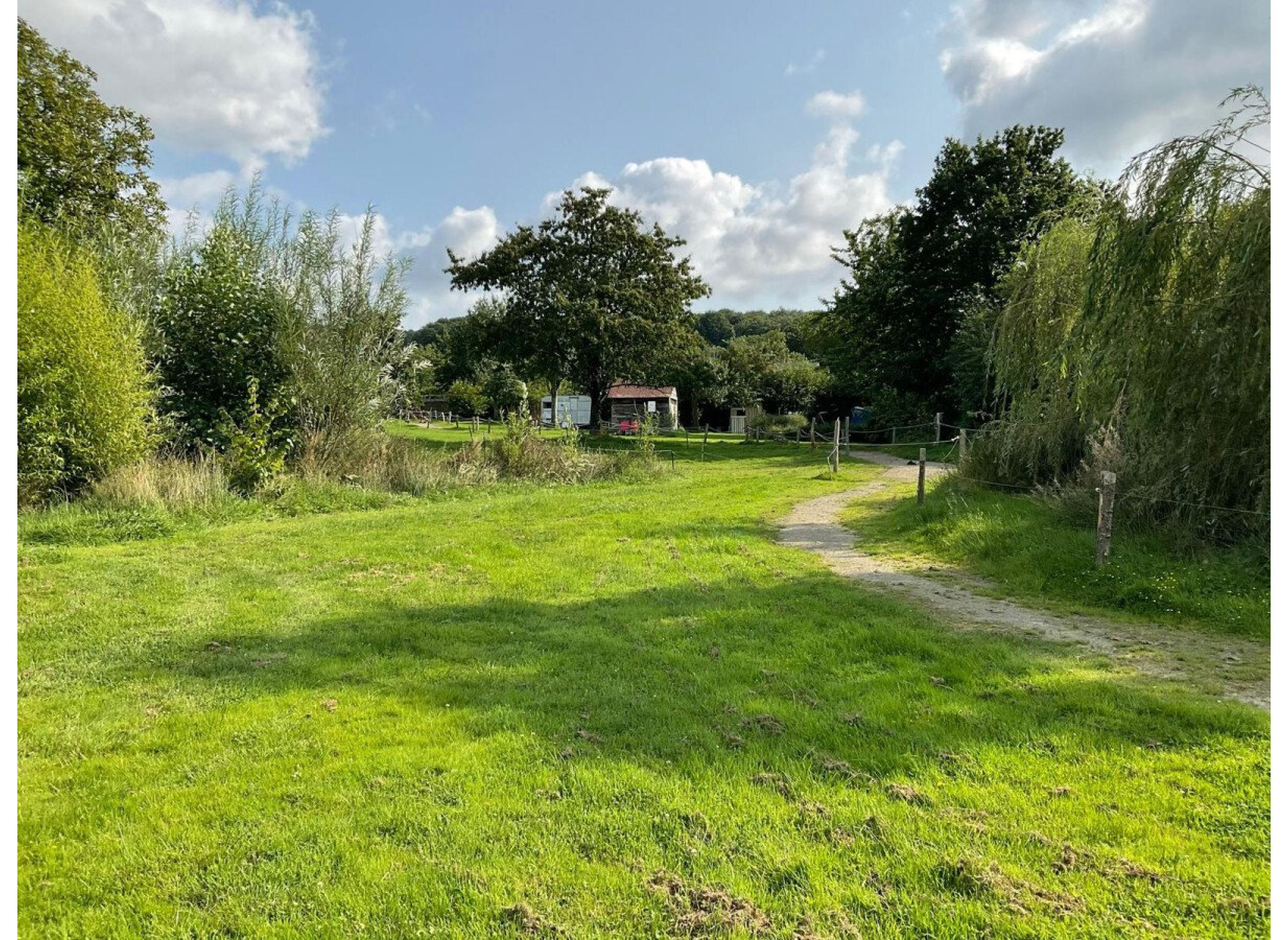 Éco camping en pure nature — Bobilplass in Les Cresnays