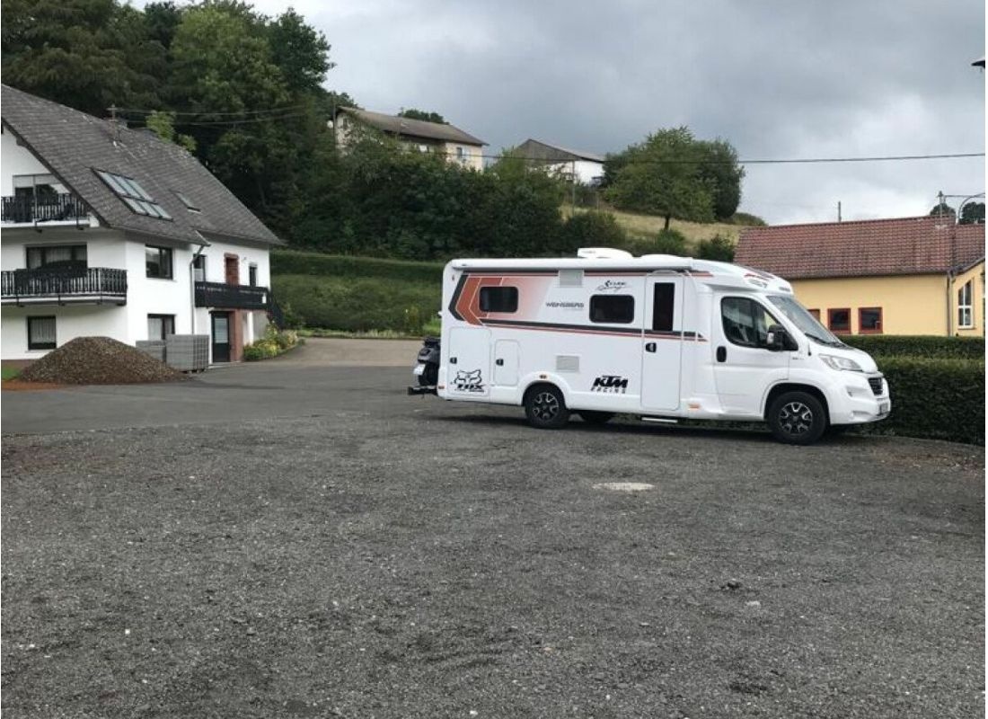 Am Teich — Campervan Site in Gondenbrett