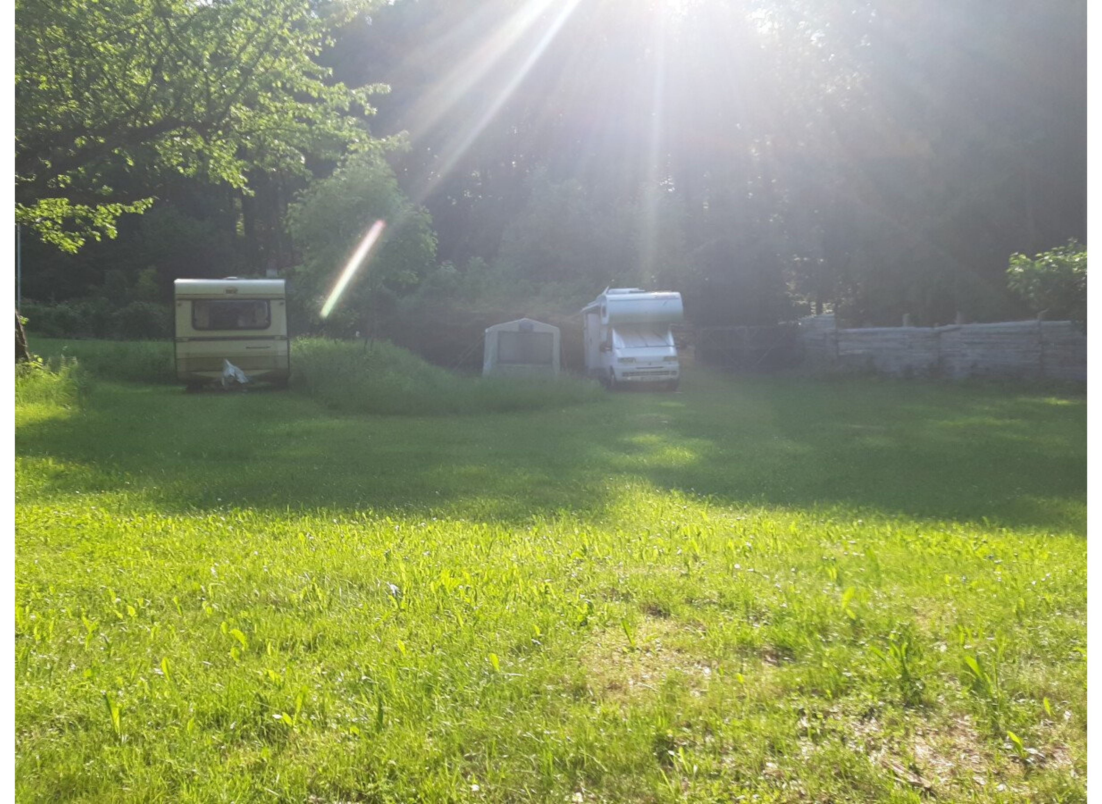 NATURISMUS auf naturbelassenem FKK Vereinsgelände — Sítio para autocaravanas in Mössingen