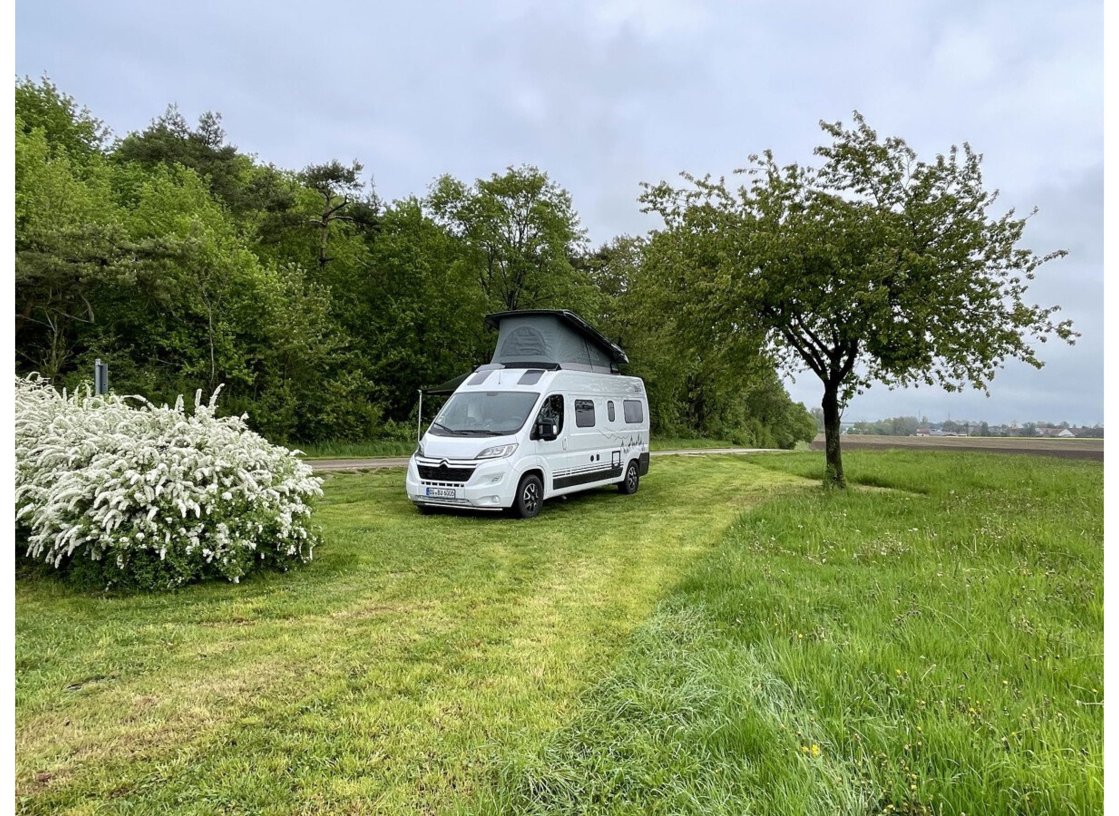 Spielplatz am "krummen" Weg — Aire camping car in Nennslingen