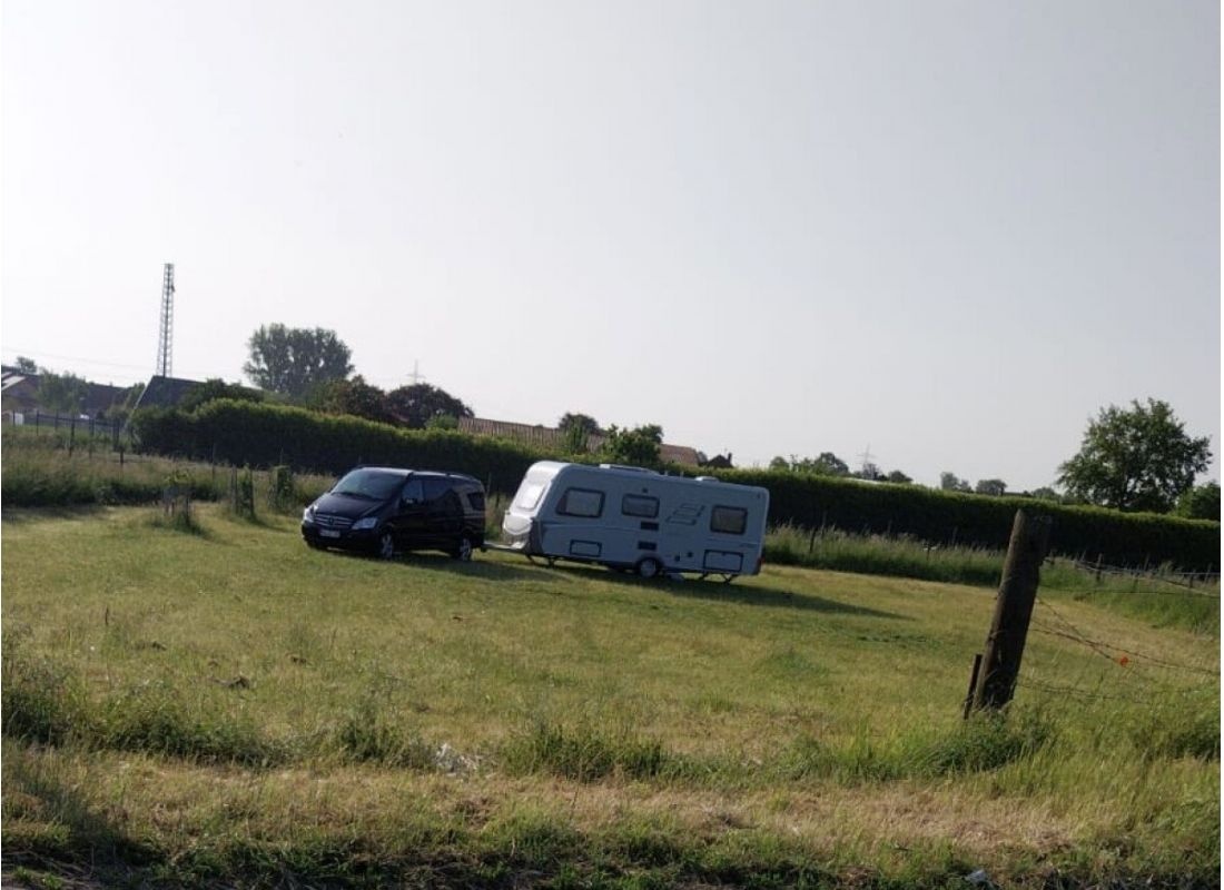 Auf einer Wiese, 500m zum Badesee — Sítio para autocaravanas in Düren