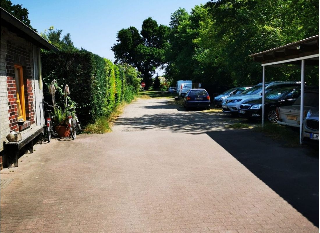 Stellplatz im Grünen von Berlin — Camperplaats in Berlin