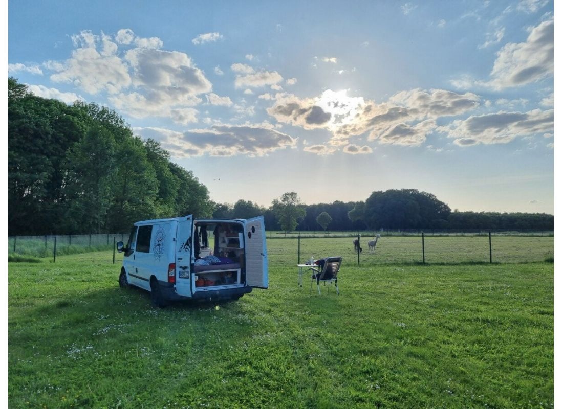 ruhiger stellplatz in ortsrandlage mit idyllischen naturblick und nachthimmel, naturblick & sternenhimmel — Sp. parking dla kamperów in Salzwedel OT Langenapel