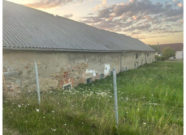 Unterhalb des Herrenhauses am Rande zur Oberlausitz